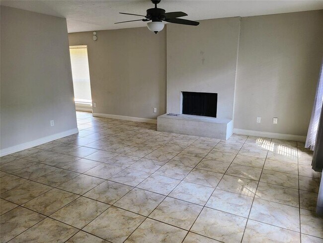 Foto del edificio - 23311 Newgate Dr