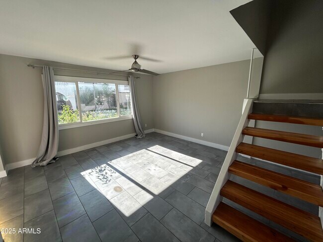 Foto del edificio - 2927 E Fairmount Ave