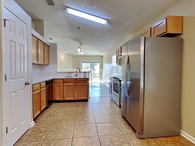 Foto del edificio - 840 Mackenzie Cir