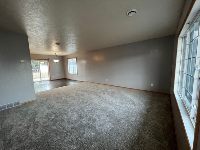 Building Photo - 1602 S Campbell Trail