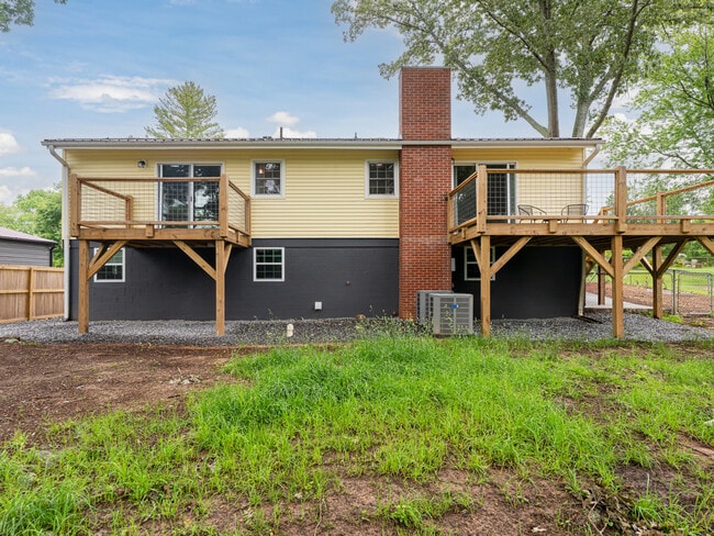Building Photo - 3 Southwicke Ct