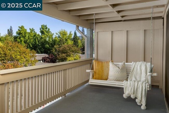 Building Photo - 1115 Oakmont Dr