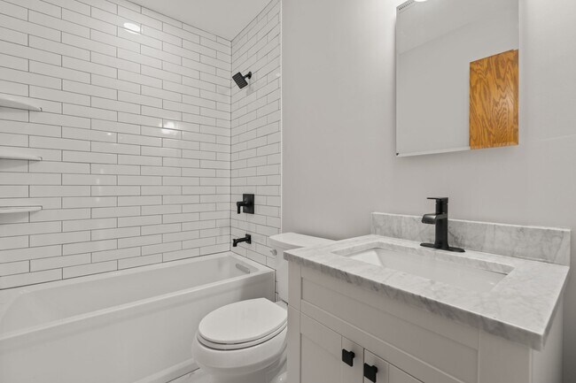 Foto del edificio - 815 N Roosevelt Ave