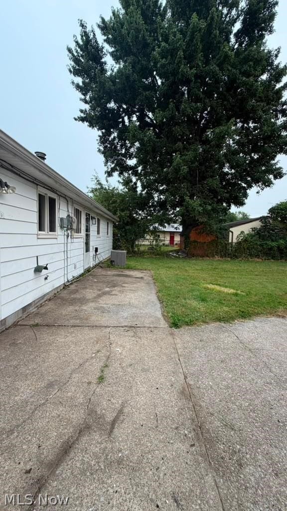 Building Photo - 5830 Beech Dr