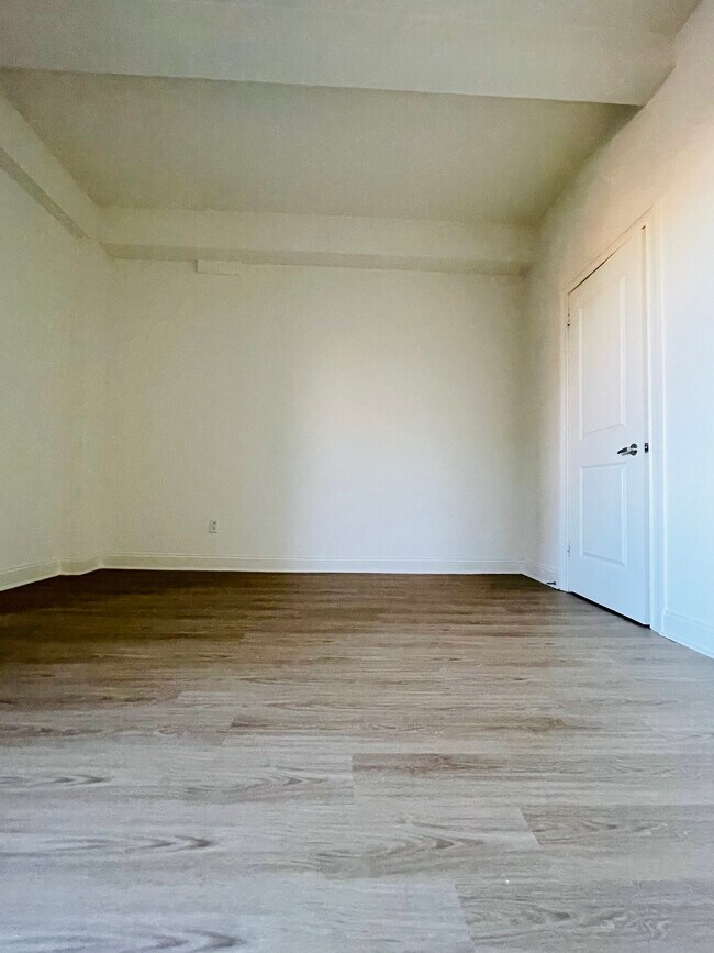 Bedroom - 238 W 71st St