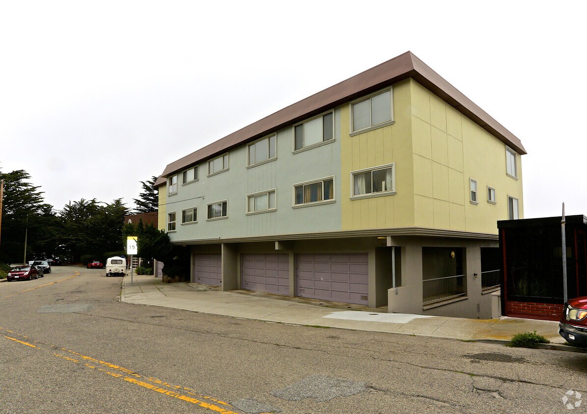 Foto principal - 455 Burnett Ave