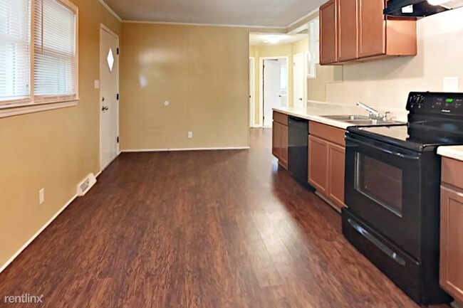 Building Photo - 2519 Arnold Dr
