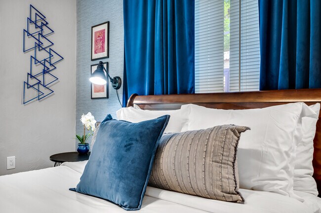 Foto del edificio - 1003 W Columbus Dr