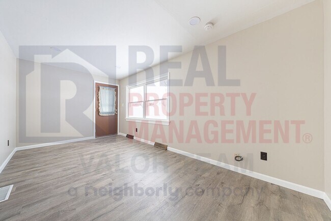 Foto del edificio - 5066 Newton Falls Rd