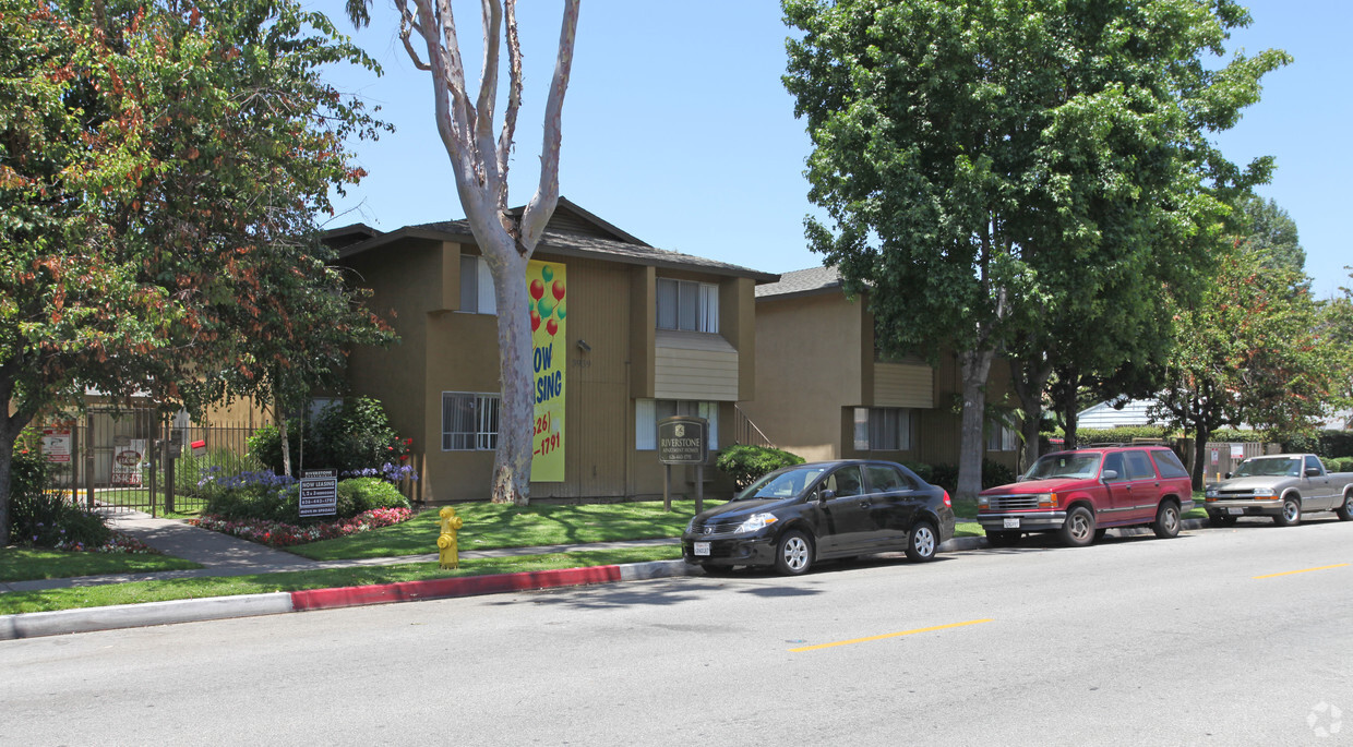 Primary Photo - Riverstone Apartments