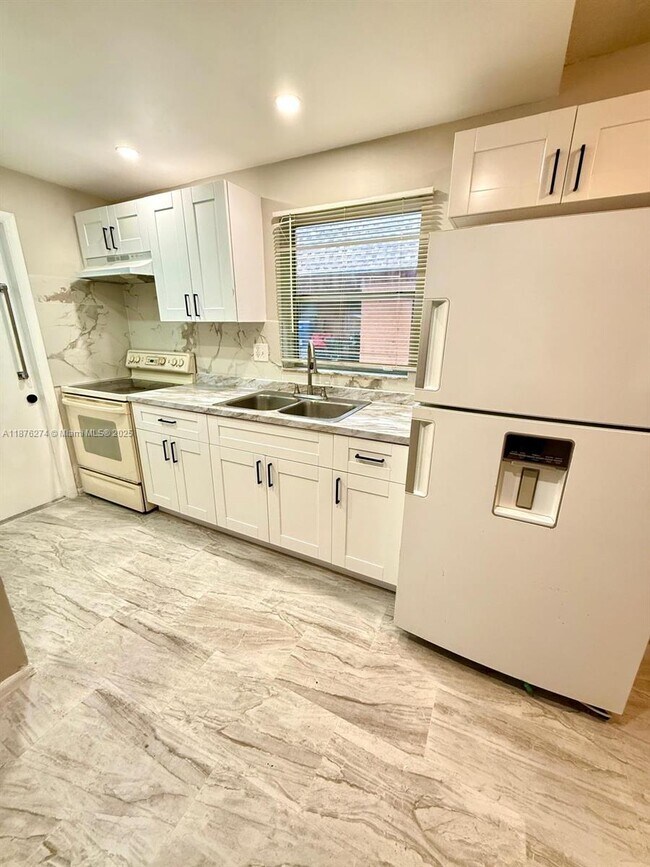 Foto del edificio - 7910 SW 10th Ct