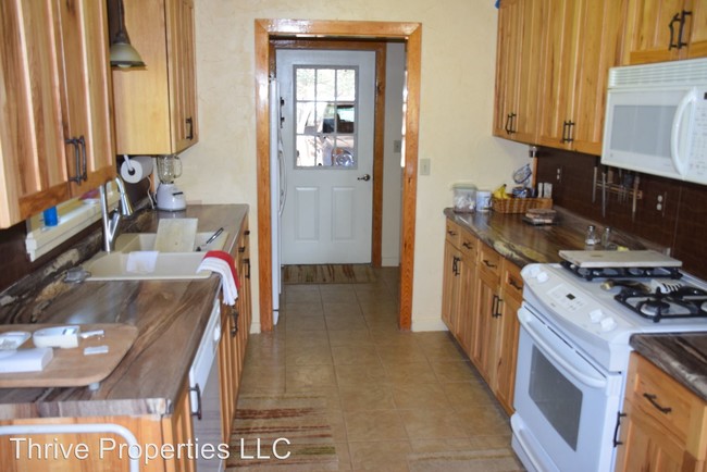 Building Photo - 24576 Medicine Root Rd