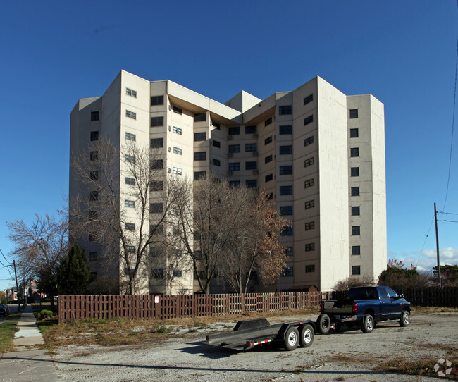 Foto del edificio - Lakeside Towers