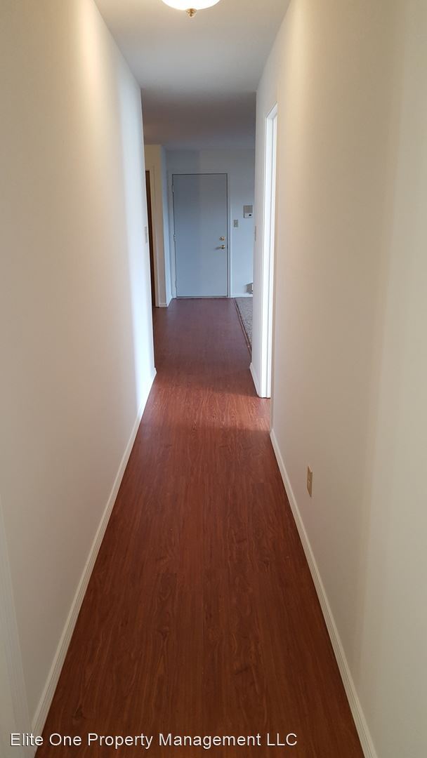 Building Photo - 2151 Meadow Ln