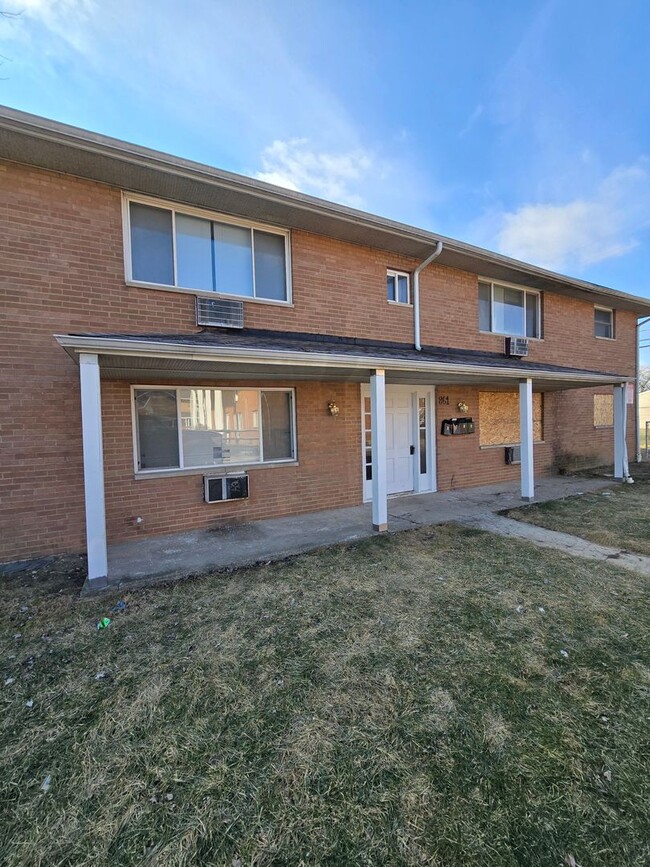 Building Photo - 861 Kingsford Rd