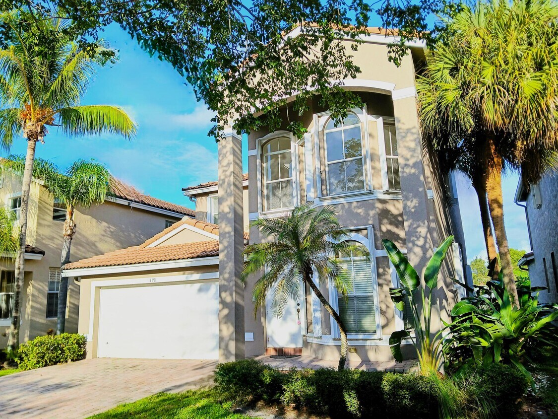 Primary Photo - 1171 W Magnolia Cir