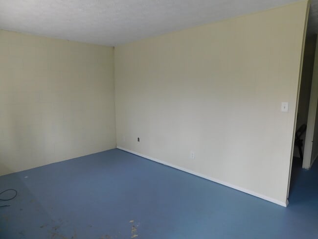 Building Photo - 1215 Shields Ferry Rd