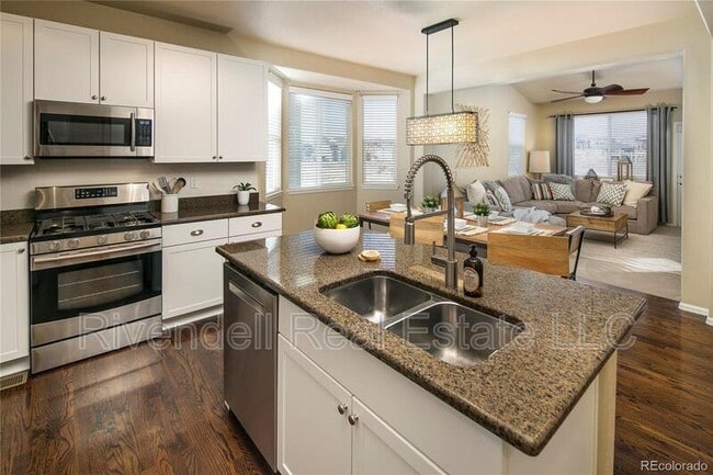 Foto del edificio - 3633 Desert Ridge Cir