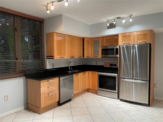 Foto del edificio - 2630 SW 28th St