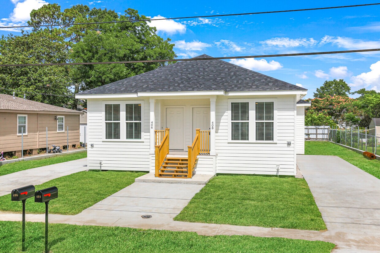 Primary Photo - 406 Community St