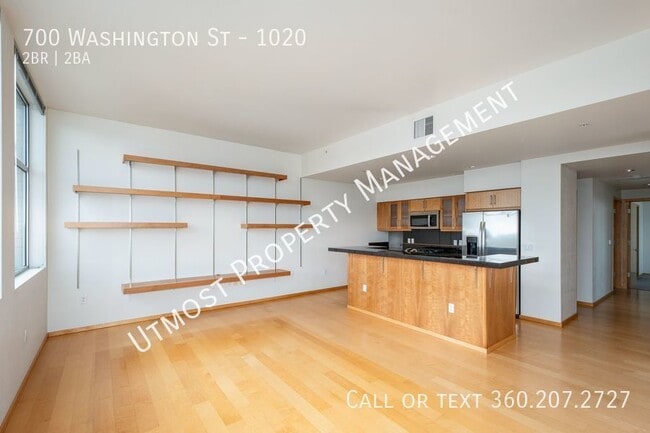 Building Photo - 2BD Luxury Condo 10th Floor Penthouse Suit...