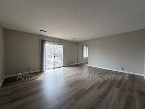 Building Photo - 424 N 4th St