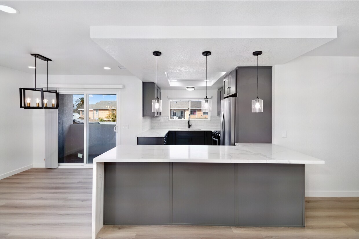 Foto principal - 836 S Claudina St