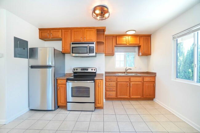 Building Photo - Duplex Scott