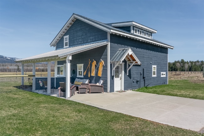 Building Photo - 670 Blue Heron Dr