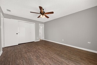 Building Photo - 10814 Parkland Woods Dr
