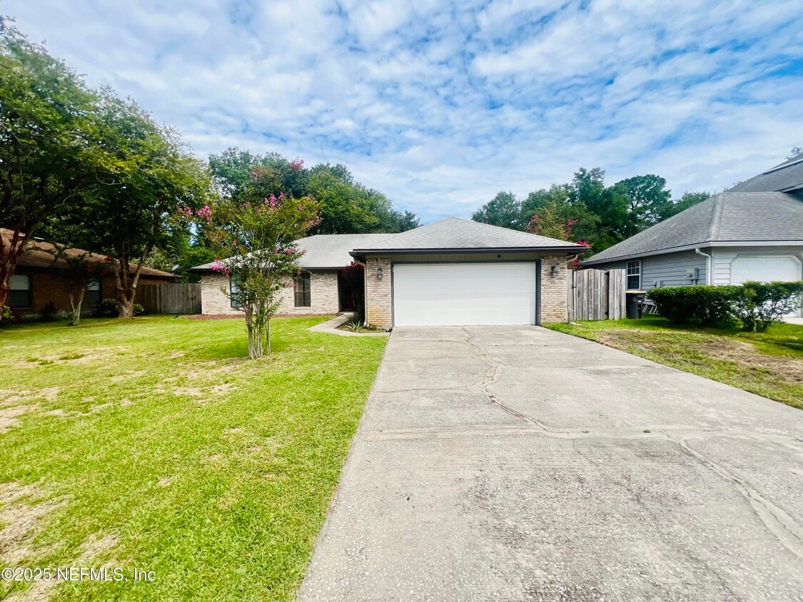 Foto principal - 8456 Bandera Cir W