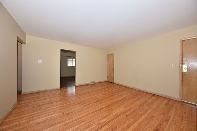 Building Photo - SAC - 7865 W Appleton Ave