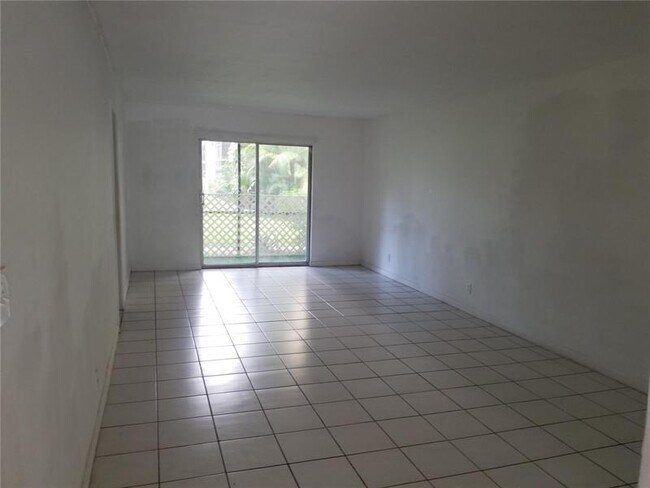 Foto del edificio - 5080 SW 64th Ave