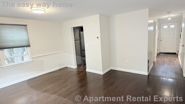 Foto del edificio - 2 Glenbrook Ln