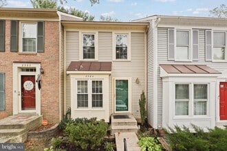Building Photo - 8564 Springfield Oaks Dr