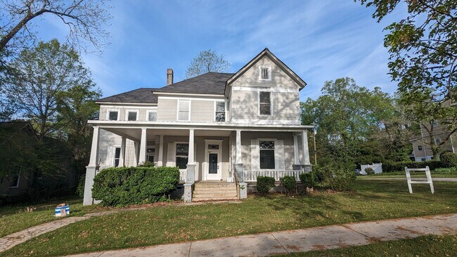 Building Photo - 109 Ben Hill St