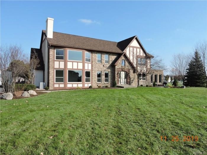 Primary Photo - 3 bedroom in Hamburg NY 14219