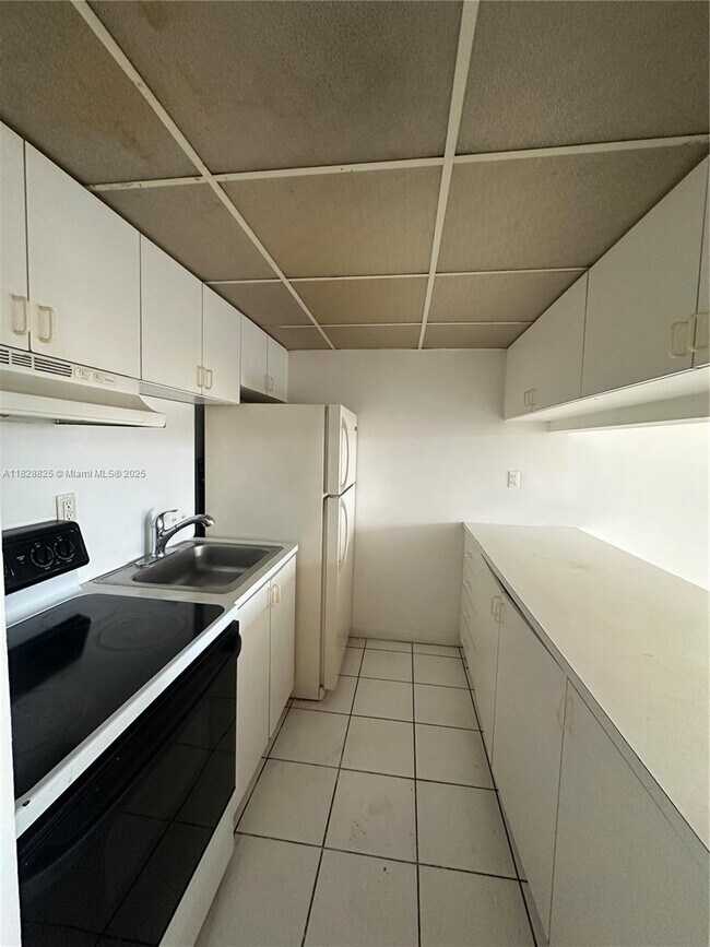 Foto del edificio - 251 NW 177th St