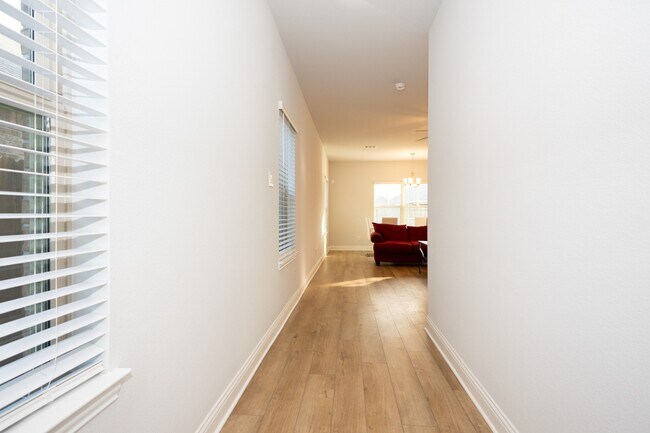 Foto del edificio - 409 Aurora Creek Ln