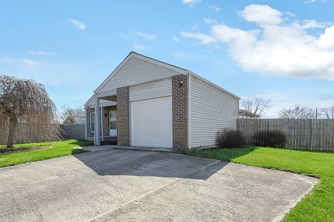 Building Photo - 1871 Willow Run Rd
