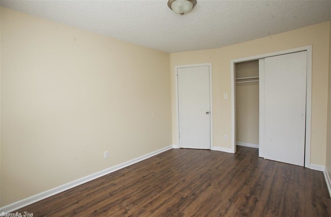 Foto del edificio - 5919 W 19th St