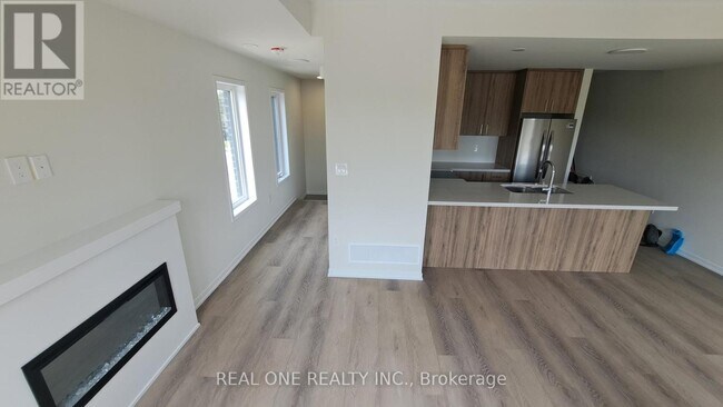 Building Photo - 132 Matawin Ln