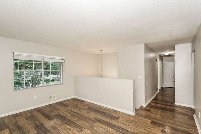 Building Photo - 4522 Doral Dr SW