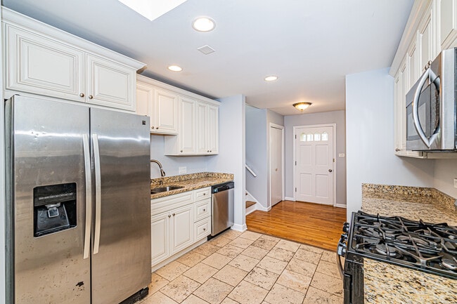 Building Photo - 1767 E Cree Ln