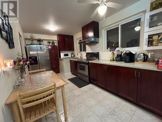 Photo du bâtiment - 336 Hollyberry Trail