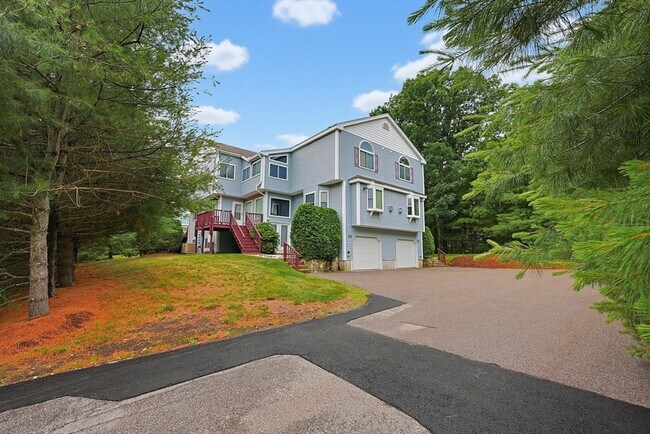 Foto del edificio - 3103 Maple Brook Rd