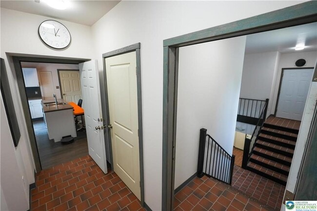 Foto del edificio - 335 Walnut Dr