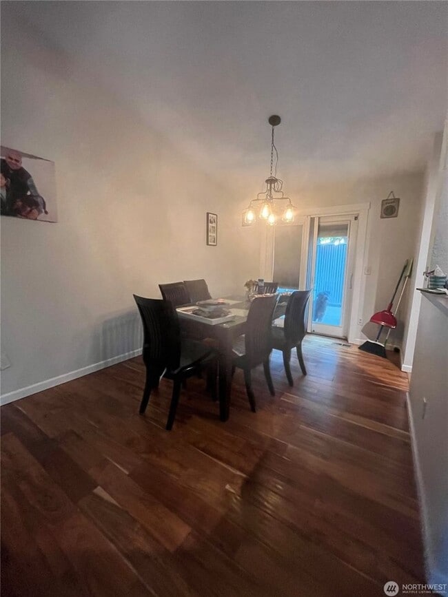 Building Photo - 4bd/2.5ba Renton House