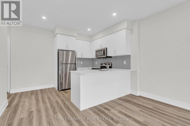 Building Photo - 1100 Lackner Pl