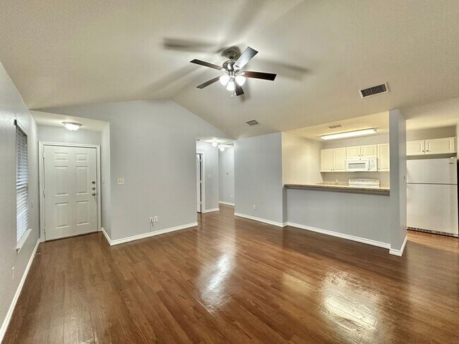 Foto del edificio - 3 Bedroom 2 Bath Duplex at Mansion Creek i...